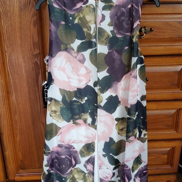 Spring dress - Picture 2 of 4